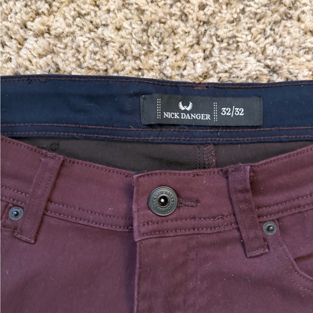 Slim Fit Men's Jeans in Deep Burgundy - Picture 3 of 4